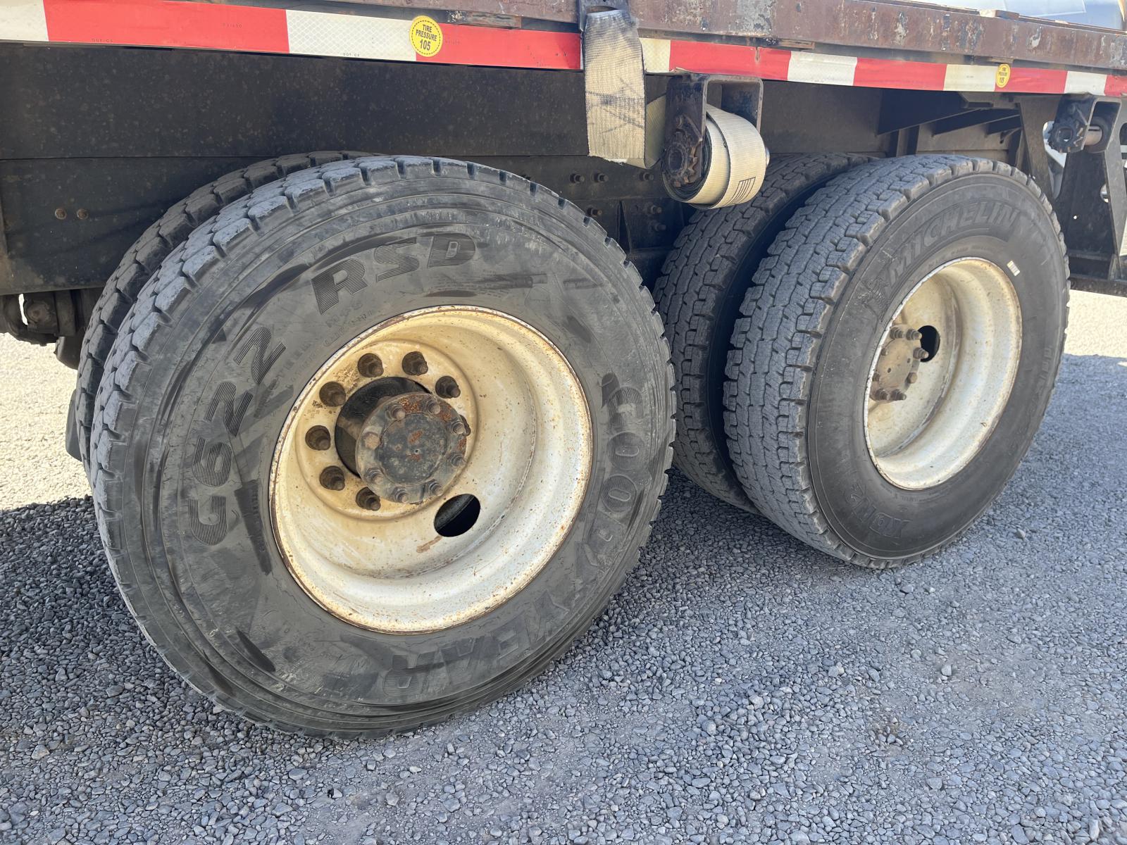 ./imagenes/INVOICE/2019/17406/CAMION PLATAFORMA INTERNATIONAL 7400 (6).JPG